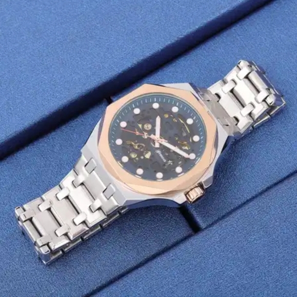 New in Box GENOA Automatic Mechanical Movement Watch in Stainless Steel! - Picture 2 of 5